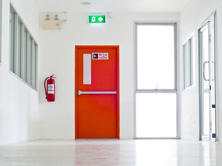Sécurité incendie à Lyon, quelles normes respecter pour votre bâtiment ?